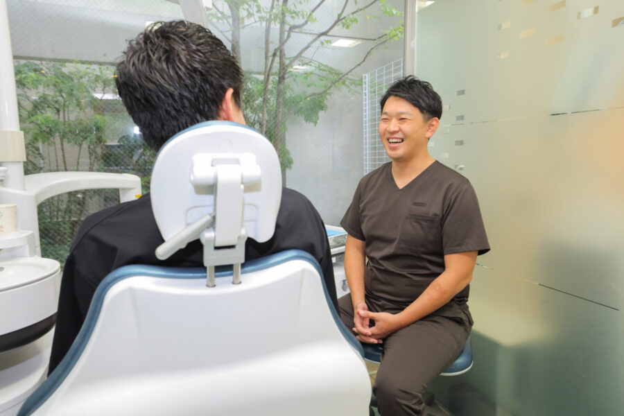 歯の治療は「誰が作るか」で変わる。歯科医師と歯科技工士が一緒に考える杉山デンタルの補綴治療