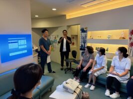9月17日は院内工事のため休診いたしました｜スタッフ勉強会の様子